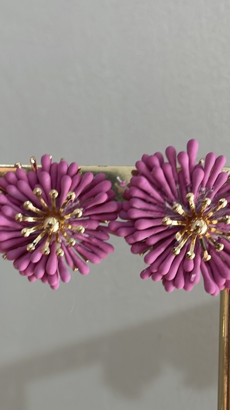 Pendiente margarita lila